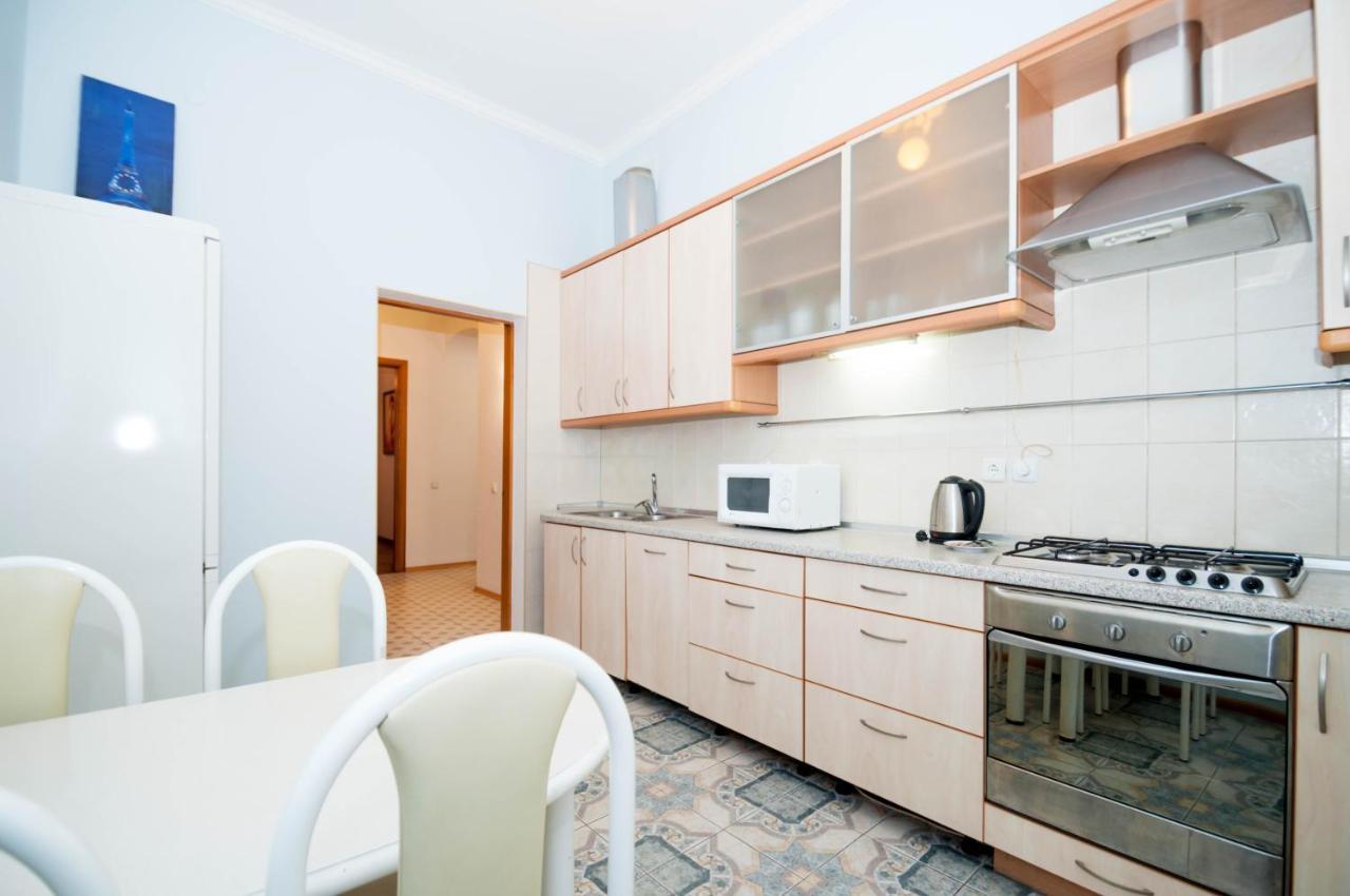Apartments In The Center On Shota Rustaveli Kiew Exterior foto